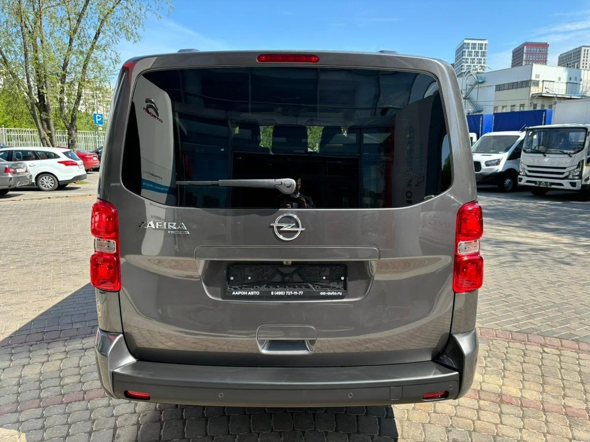 Opel Zafira 9 Seats