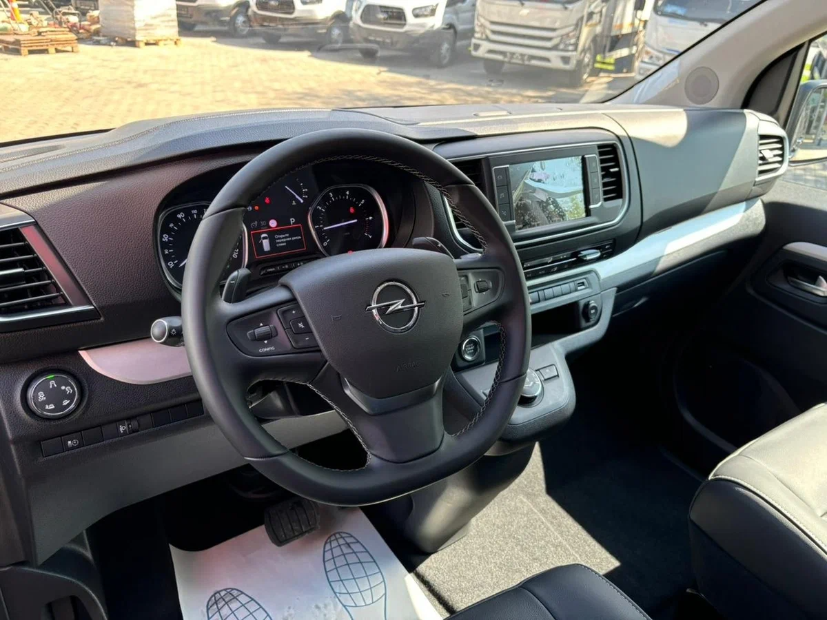 Opel Zafira 9 Seats