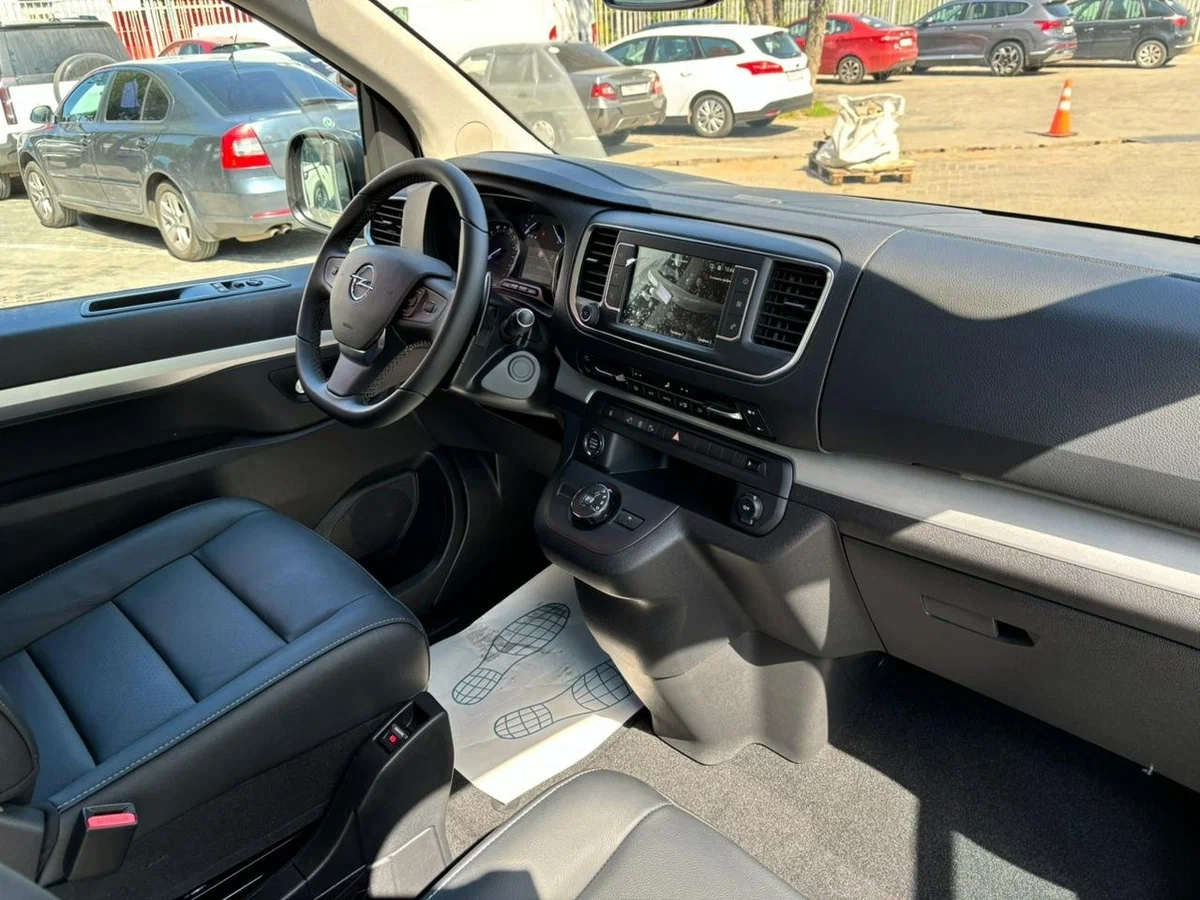 Opel Zafira 9 Seats