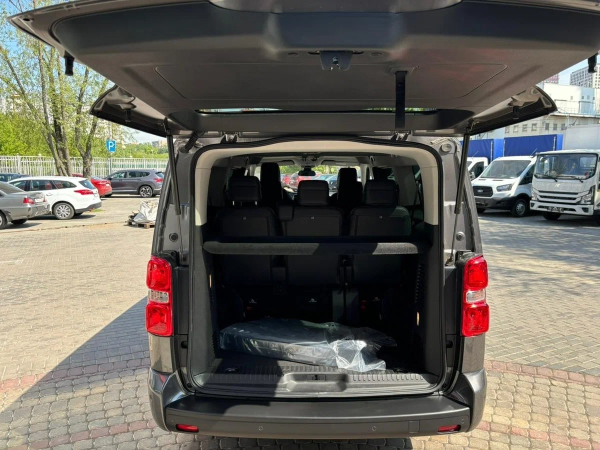 Opel Zafira 9 Seats