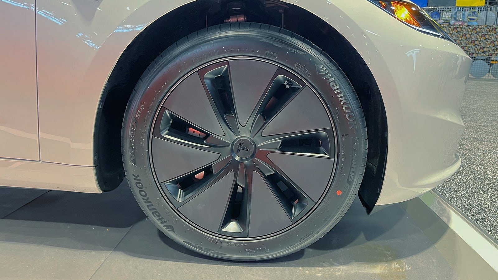 Tesla Model 3 2024