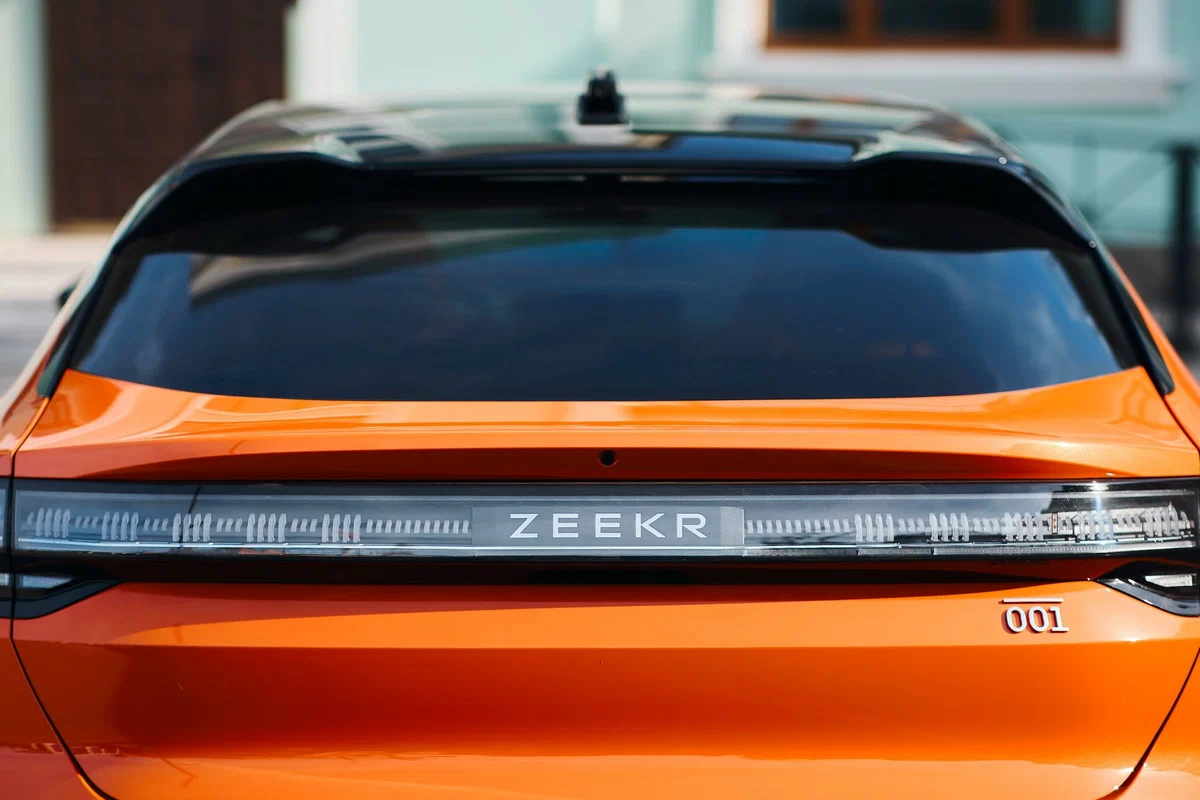 Zeekr 001